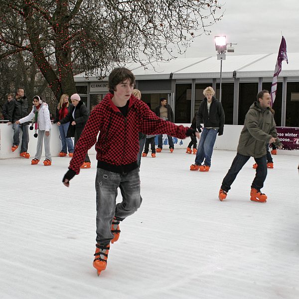 London - A City and its People - Hyde Park - 'Winter Wonderland' 2007/08 - A photographic study by Christopher John Ball - Photographer and Writer